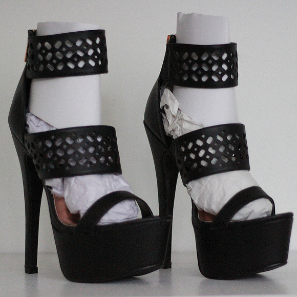 Cut Out Bootie High Heels Platform Pumps NWOT - Picture 5 of 6
